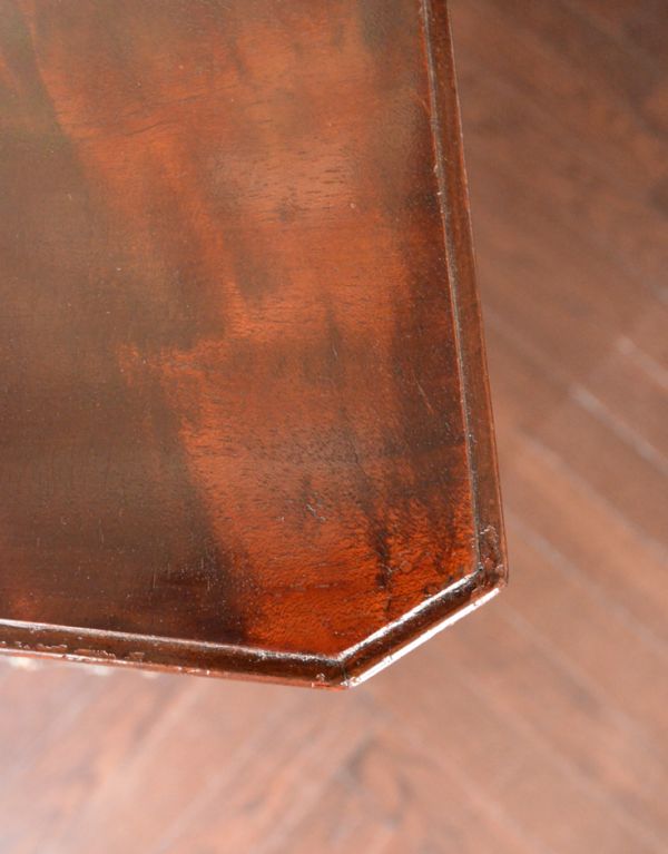 アンティークのチェスト　アンティーク家具　上品なアンティークの英国家具、マホガニー材の４段チェスト。品のあるマホガニー材の色合い。(q-442-f)