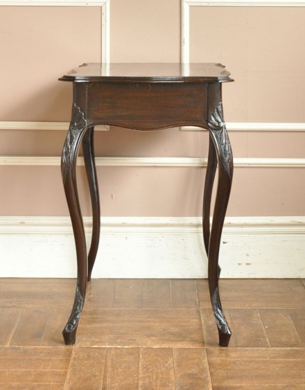 アンティーク家具　高級感あるマホガニー材のアンティーク家具、英国のホールテーブル。どこでも使える便利なホールテーブル。(q-451-f)