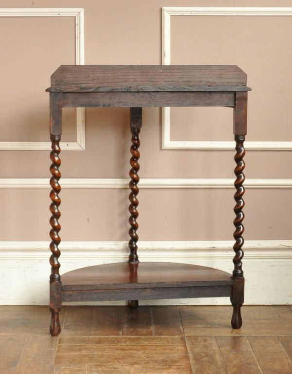 ロイドテーブル　アンティーク家具　オーク材を使ったアンティーク英国家具、半月型のコンソールテーブル。水が流れていく様子を思わせる細くて美しいツイストの脚です。(q-455-f)