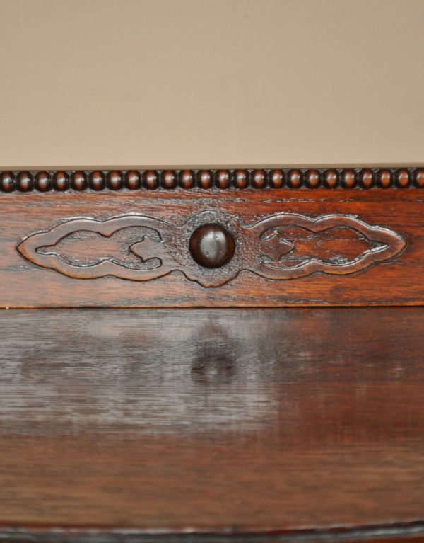 ロイドテーブル　アンティーク家具　オーク材を使ったアンティーク英国家具、半月型のコンソールテーブル。大人っぽいカラーで落ち着きがあります。(q-455-f)