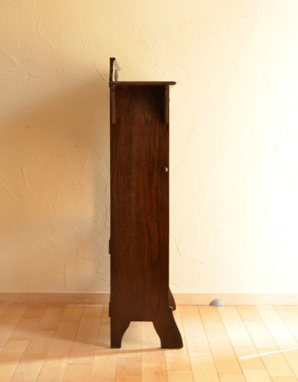 アンティーク家具 おしゃれなアンティーク英国家具、小ぶりなスチューデントビューロー。横から見てもピカピカです。(q-457-f)