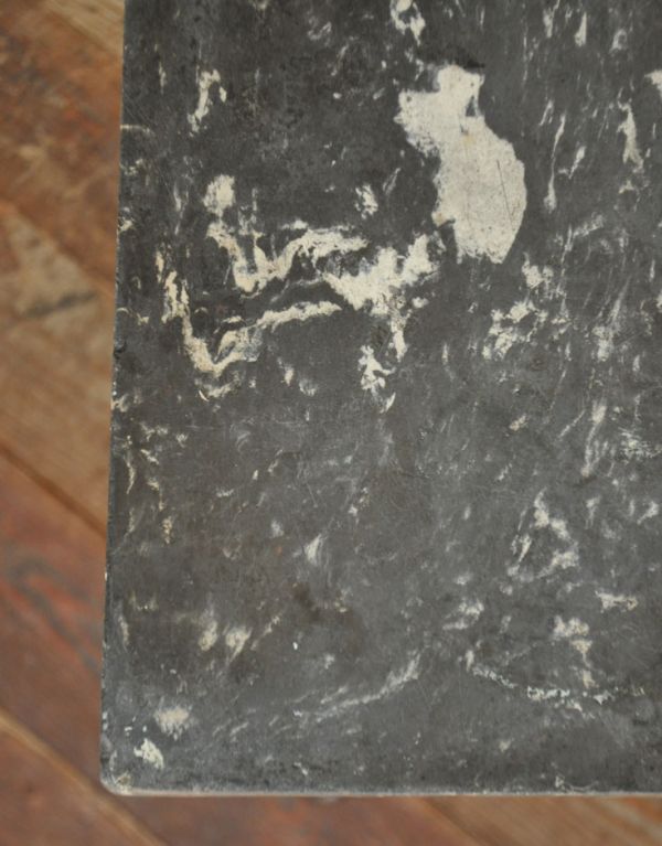 アンティーク家具 アンティークの英国家具、美しいグリーンのタイル付きウォッシュハンドスタンド。落ち着いた色合いなのでお部屋にも馴染みやすいです。(q-461-f)