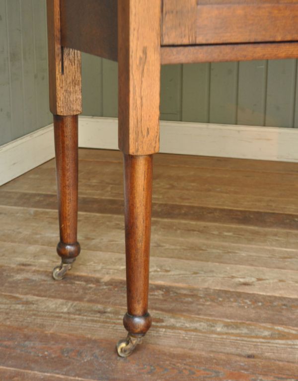 アンティーク家具 アンティークの英国家具、美しいグリーンのタイル付きウォッシュハンドスタンド。きちんと調整したので、新しいものと比べるとスムーズではありませんが、ちゃんと動きます。(q-461-f)