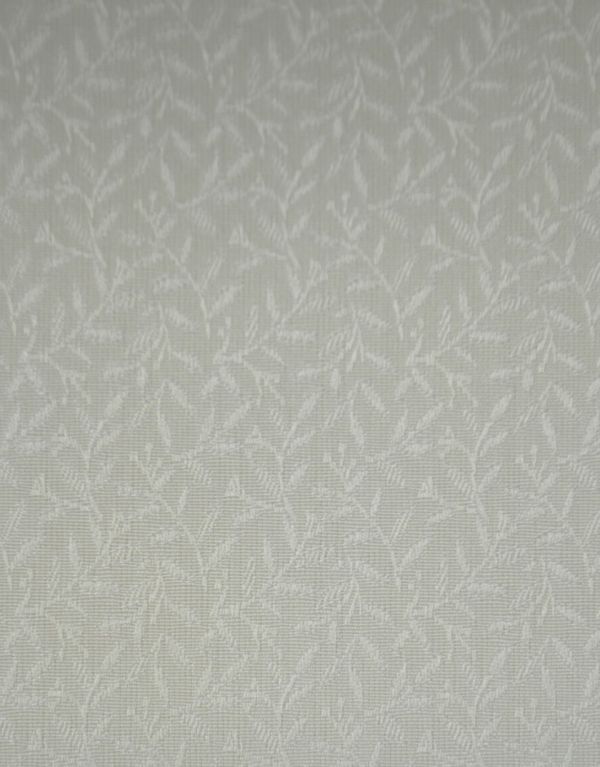 アンティークのキャビネット　アンティーク家具　上品な扉が付いたアンティーク家具、英国のガラスキャビネット。柄物の食器やお気に入りのアイテムが引き立つようなシンプルな生地に新しく張り替えました。(q-462-f)