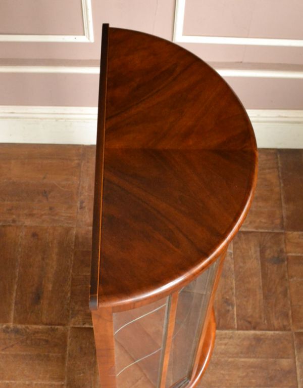 アンティークのキャビネット　アンティーク家具　引き戸タイプのアンティーク英国家具、ガラスキャビネット（ショーケース）。天板もピカピカにお直ししました。(q-476-f)