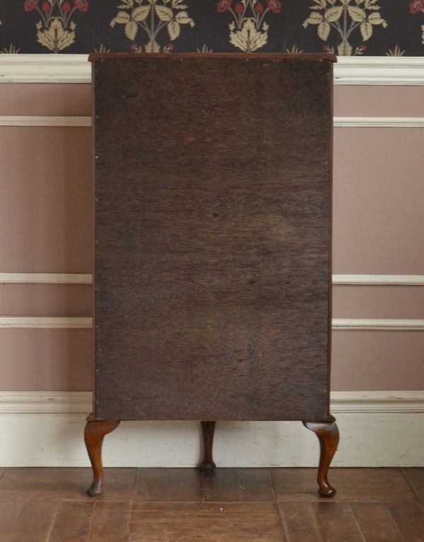 アンティークのキャビネット　アンティーク家具　引き戸タイプのアンティーク英国家具、ガラスキャビネット（ショーケース）。キチンとメンテナンスしてあるので、裏側もキレイです。(q-476-f)