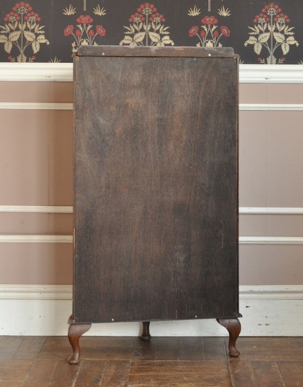 アンティークのキャビネット　アンティーク家具　半月形の素敵な英国のアンティークガラスキャビネット（ショーケース）。キチンとメンテナンスしてあるので、裏側もキレイです。(q-477-f)