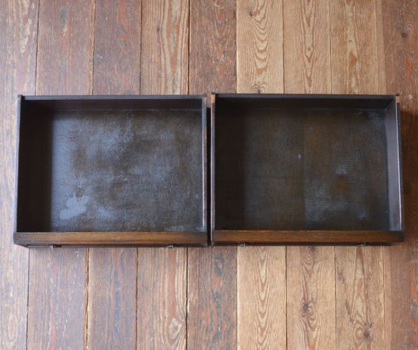 アンティークのキャビネット　アンティーク家具　食器棚になるアンティークの英国家具、アンティークのカップボード。引き出しは２杯。(q-484-f)