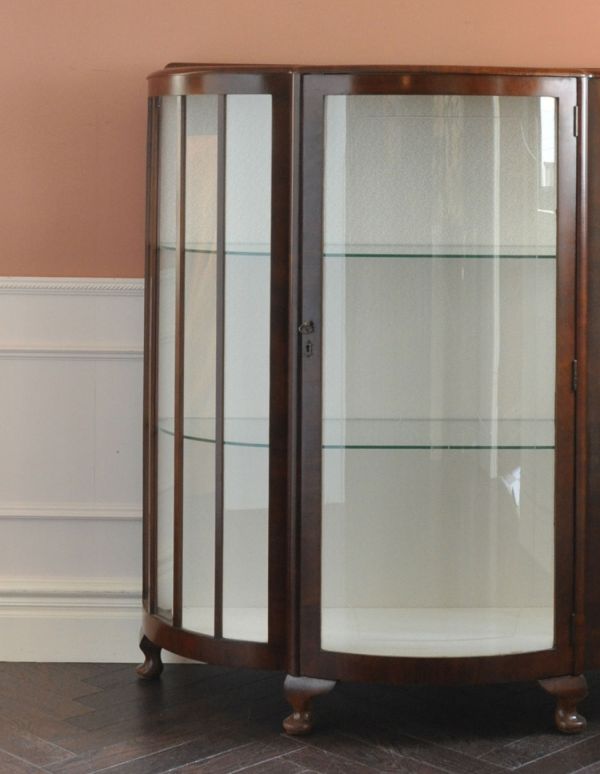 アンティークのキャビネット　アンティーク家具　英国アンティーク家具のショーケース、上品なガラスキャビネット（飾り棚）。リビングや寝室、玄関などで試してみてください。(q-488-f )