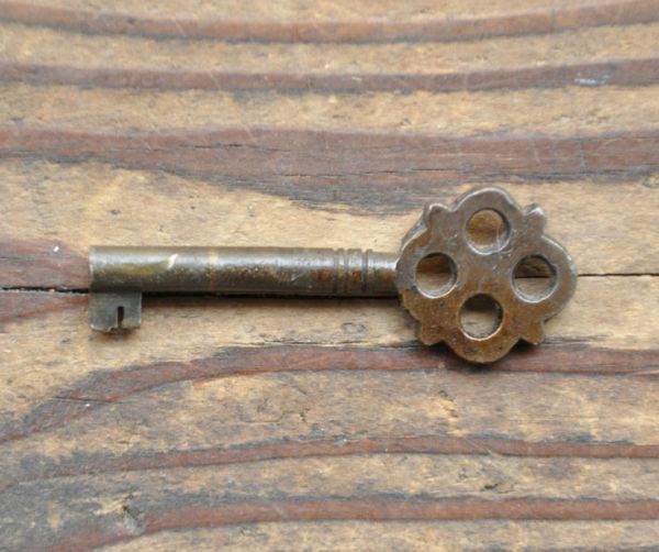 アンティークのキャビネット アンティーク家具 英国スタイルのアンティーク家具、ガラス扉のブックケース(ガラスキャビネット)。アンティークの鍵が1つ付いています。(q-498-f)