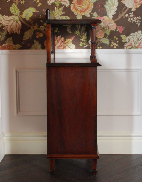 アンティークのキャビネット　アンティーク家具　象嵌が美しいアンティーク家具、便利なペディスタルカップボード。サイドもスッキリ。(q-508-f)