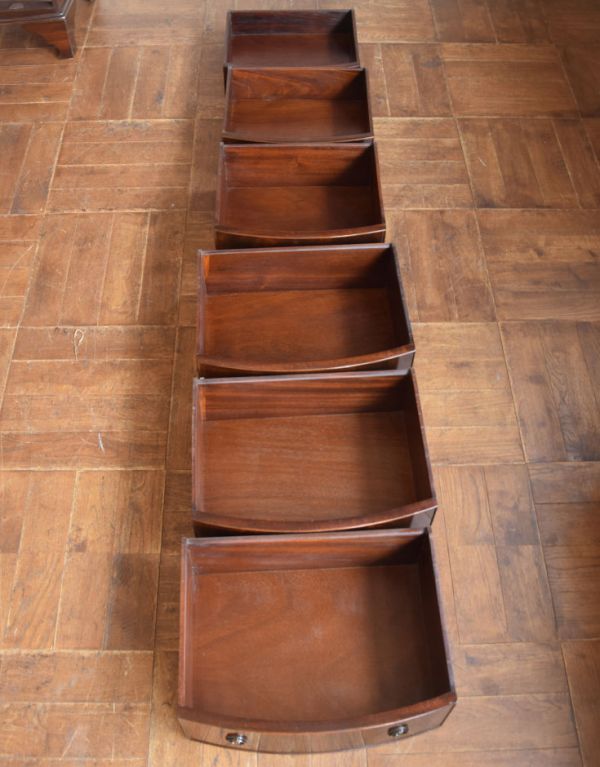 アンティークのチェスト アンティーク家具 引き出しが6杯あるアンティークの収納家具、イギリスのチェスト(トールボーイ)。引き出しは6杯。(q-514-f)