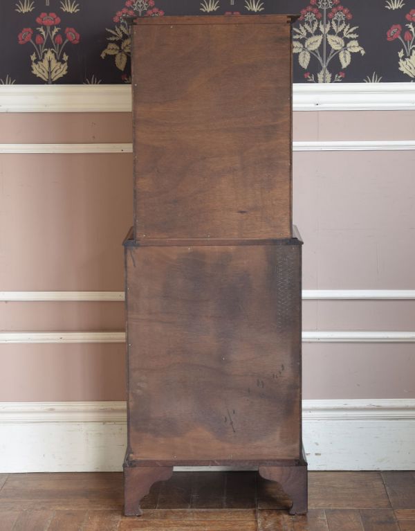 アンティークのチェスト アンティーク家具 引き出しが6杯あるアンティークの収納家具、イギリスのチェスト(トールボーイ)。キチンとメンテナンスしてあるので、裏側もキレイです。(q-514-f)
