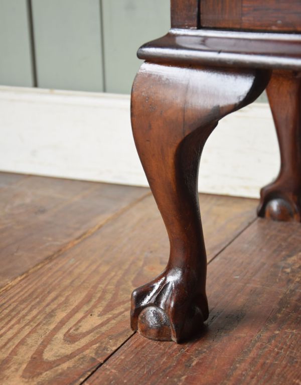 アンティークのキャビネット アンティーク家具 繊細な装飾のアンティーク家具、ガラスキャビネット(ショーケース)。きちんと支えます。(q-516-f)