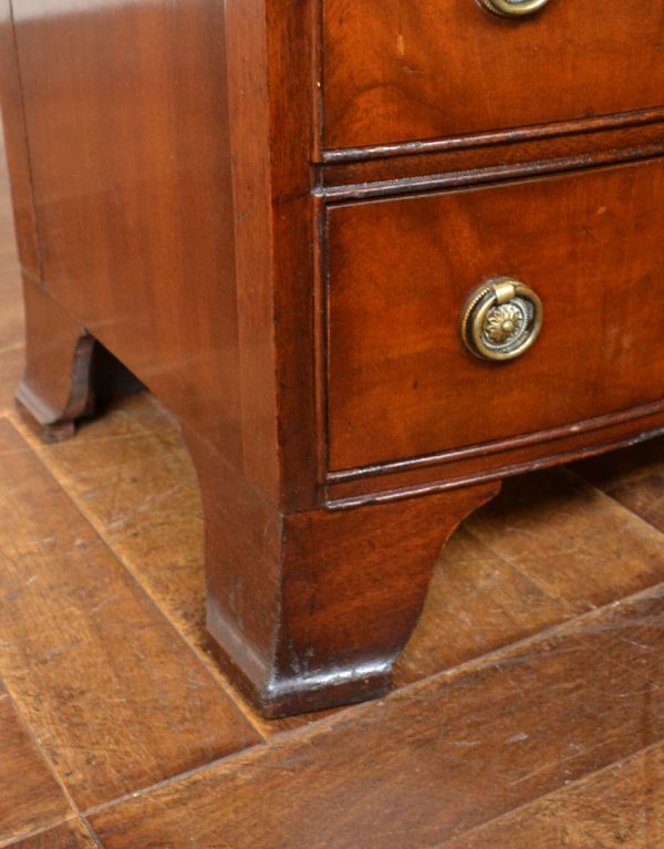 アンティークのチェスト アンティーク家具 アンティークのチェスト(トールボーイ)、英国のチェストオブドロワーズ。脚付きのタイプは、風通しがいいです。(q-527-f)