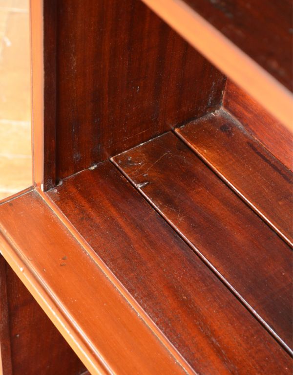 アンティークのキャビネット　アンティーク家具　イギリスのアンティーク家具、ガラス扉のスタッキングブックケース（本棚）。棚板は、継ぎ合わせになっています。(q-531-f)