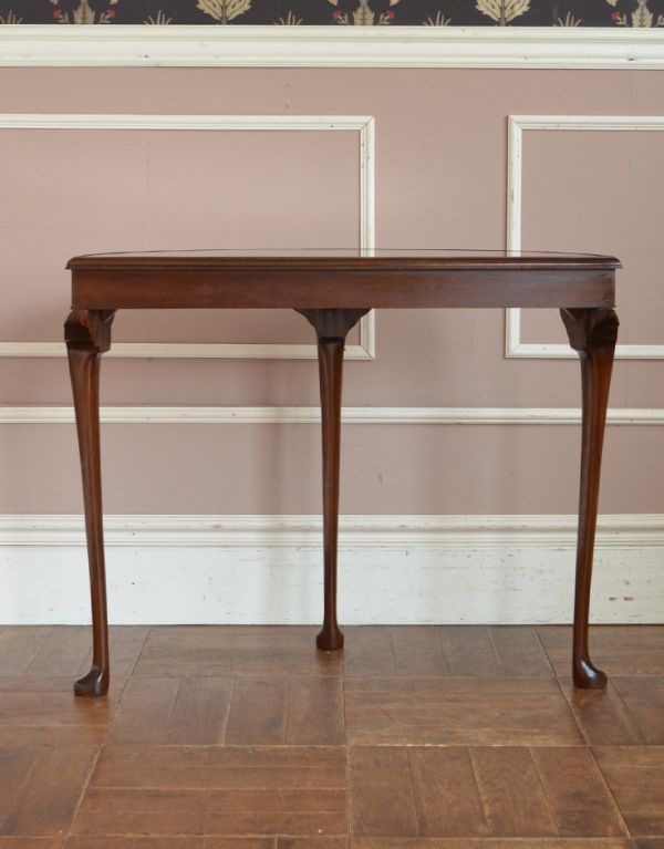 ロイドテーブル アンティーク家具 英国のアンティーク家具、ガラス天板の半月型コンソールテーブル。裏側もキレイです。(q-533-f)