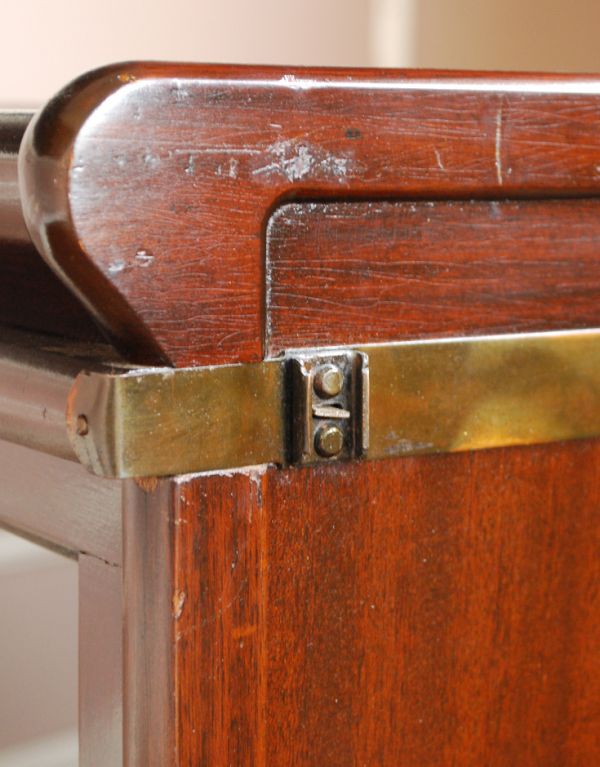 アンティークのキャビネット　アンティーク家具　英国アンティーク家具、グローブ・ヴェルニッケ社のスタッキングブックケース（本棚）。当時の金具が残っています。(q-546-f)