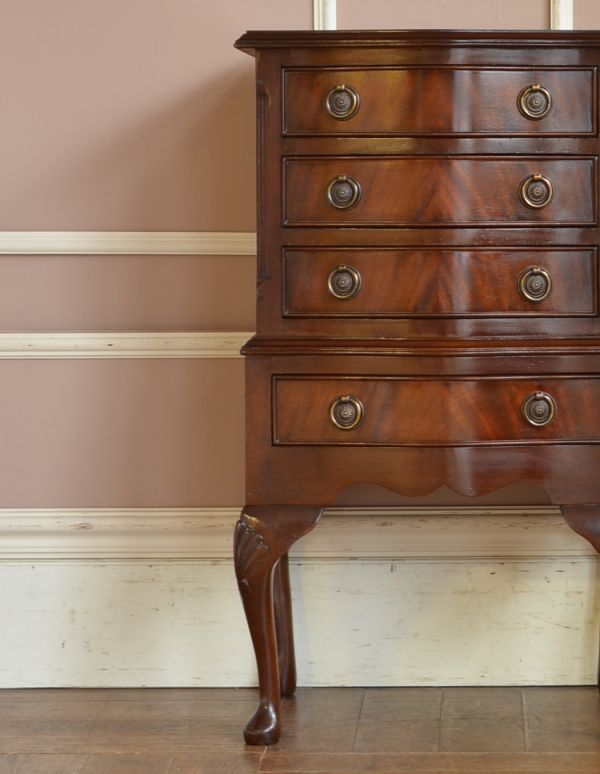 アンティークのチェスト アンティーク家具 高級感のあるアンティーク家具、英国の小さなチェストオブドロワーズ。品のある色合いと木目です。(q-555-f)