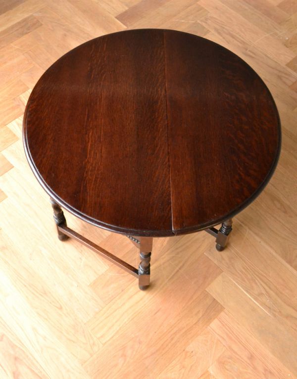 英国クラシックスタイル アンティーク家具 便利なアンティーク英国家具、伸張式のコーヒーテーブル(ゲートレッグテーブル)。広げた状態。(q-562-f)