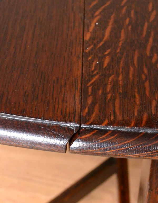 英国クラシックスタイル アンティーク家具 便利なアンティーク英国家具、伸張式のコーヒーテーブル(ゲートレッグテーブル)。メンテナンスをキチンとしてありますので、つなぎ目も美しいです。(q-562-f)