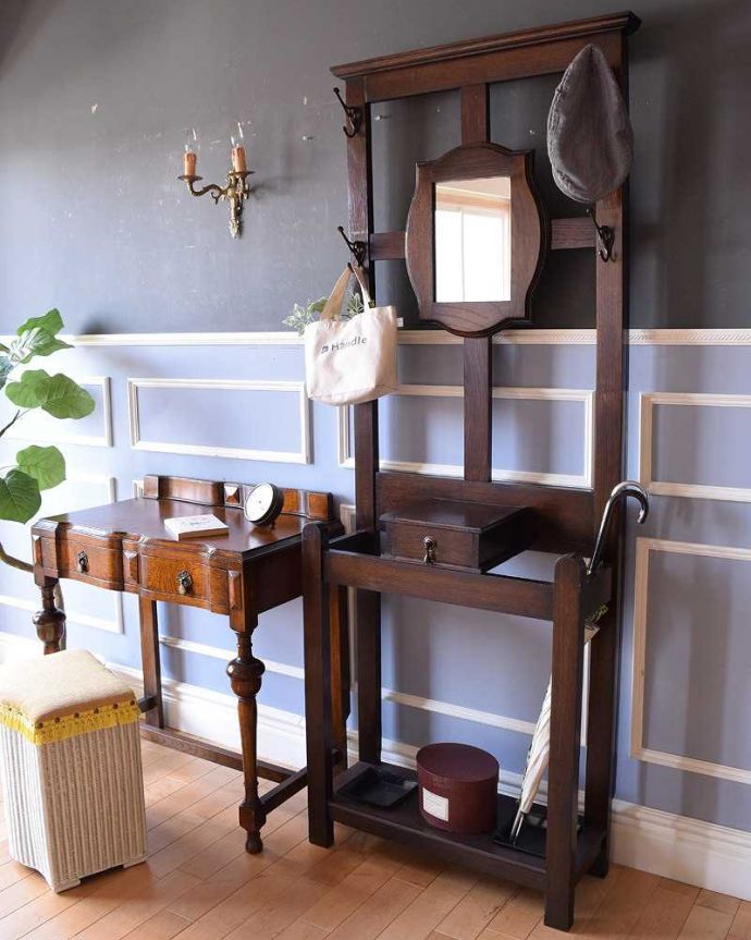 アンティークの玄関収納　アンティーク家具　ミラー付の英国らしいアンティーク家具、玄関の収納家具のホールスタンド（コート掛け） 。。(q-575-f)