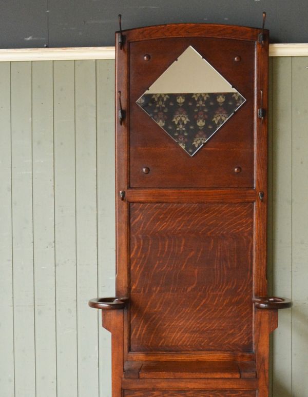 アンティークの玄関収納　アンティーク家具　玄関で使うアンティーク家具、鏡とベンチが付いたホールスタンド。落ち着いて上品なデザインが日本のお家にも似合います。(q-576-f)