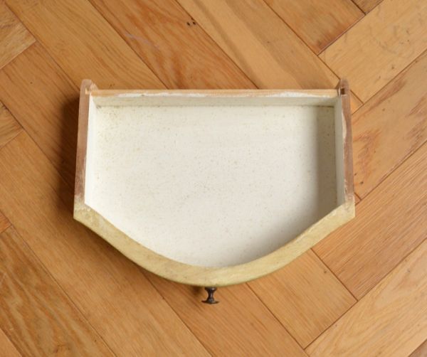 ウォールシェルフ・ウォールハンガー　アンティーク家具　お花模様を描いたアンティーク家具、壁に付けるミニテーブル（シェルフ）。引き出しは１杯付いています。(q-577-f)