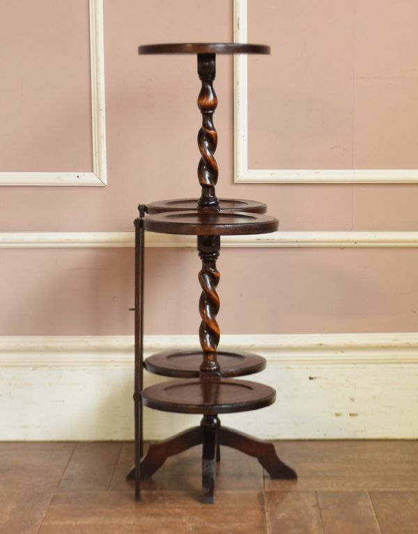 プランツスタンド・ケーキスタンド　アンティーク家具　ティータイムに使える小ぶりなアンティークのケーキスタンド（テーブル）。サイドから見るとこんな感じ。(q-584-f)