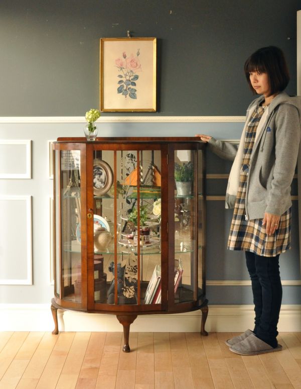 アンティークのキャビネット　アンティーク家具　イギリスのアンティーク家具、ミラーバックのショーケース（ガラスキャビネット） 。お気に入りの雑貨や食器を並べてみましょう。(q-589-f)