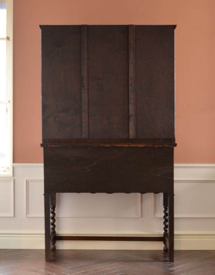 アンティークのキャビネット アンティーク家具 アンティークの英国家具、飾ったアイテムを惹き立てるウェルッシュドレッサー(食器棚)。きちんとメンテナンスしてあるので、裏側もキレイです。(q-601-f)