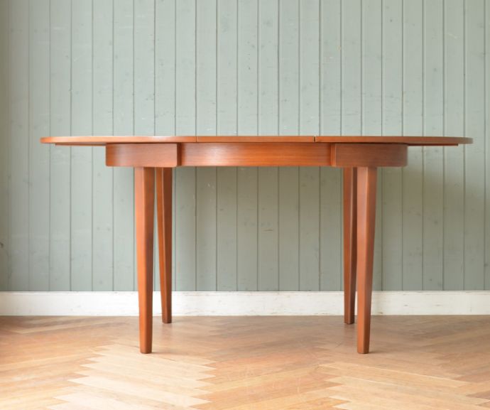 ロイドテーブル　アンティーク家具　Nathan（ネイサン）社の伸張式のダイニングテーブル５点セット、ヴィンテージ家具。もちろん常に広げたままの状態でもお使い頂けます。(q-609-f)