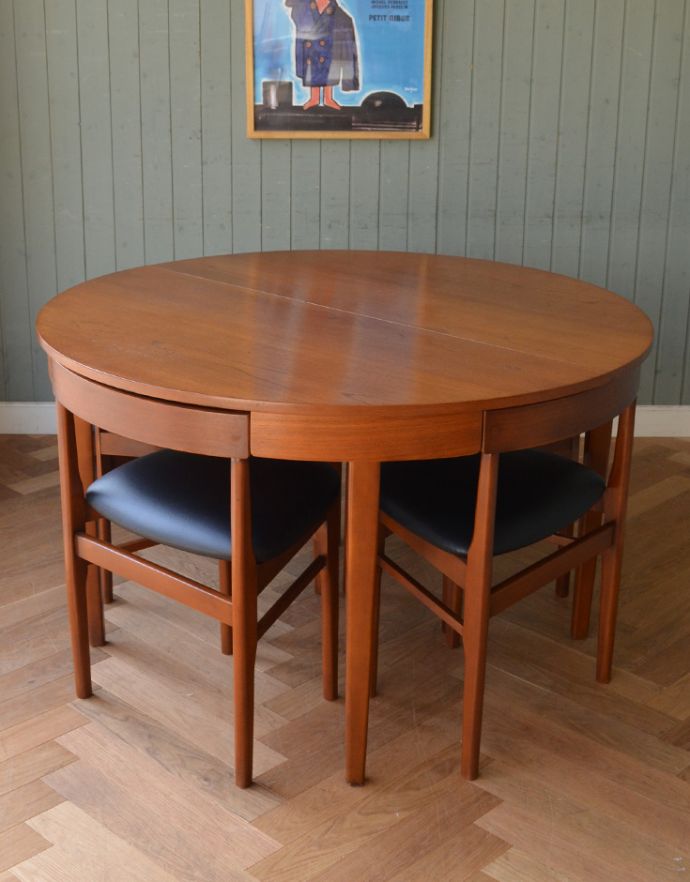 ロイドテーブル　アンティーク家具　Nathan（ネイサン）社の伸張式のダイニングテーブル５点セット、ヴィンテージ家具。お揃いのチェアがピッタリとセットできます。(q-609-f)