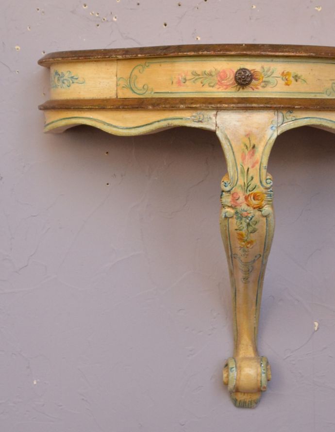 ウォールシェルフ・ウォールハンガー アンティーク家具 お花模様を描いたフレンチスタイルのアンティーク家具、壁に付けるミニテーブル(シェルフ)。殺風景になりがちな白い壁のお部屋が、明るくてお洒落な印象に!リビング、廊下、階段、子ども部屋・・・どこに付けようかな?。(q-620-f)