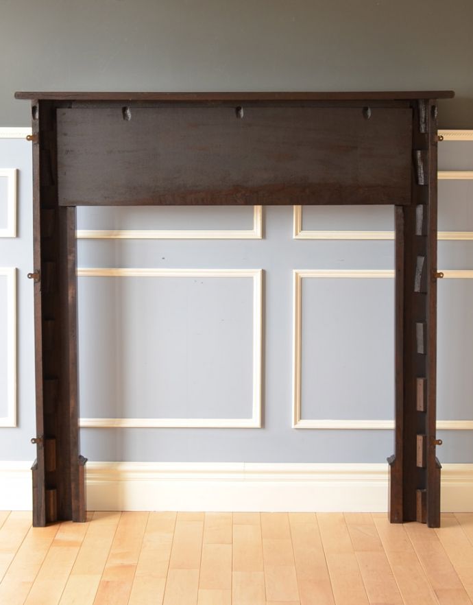 めずらしい家具 アンティーク家具 英国のアンティーク家具、マホガニー材のマントルピース(暖炉枠)。きちんとメンテナンスしてあるので、裏側もキレイです。(q-622-f)