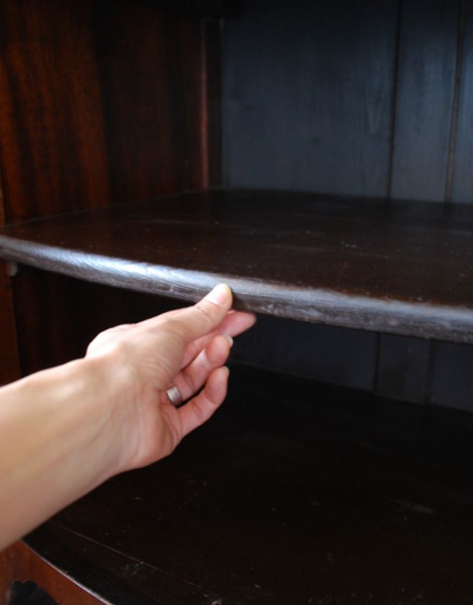 アンティークのキャビネット アンティーク家具 マホガニー材のアンティーク家具、イギリスのカップボードチェスト。棚板は可動です。(q-625-f)