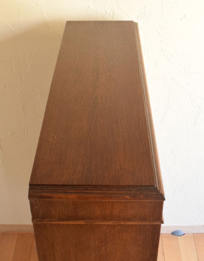 アンティークのキャビネット　アンティーク家具　ステンドグラス入りの英国のアンティークブックケース（本棚）。天板もキレイにお直ししました。(q-627-f)