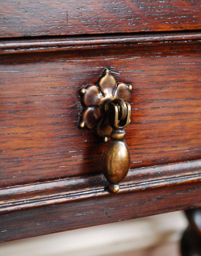 ロイドテーブル アンティーク家具 玄関で使える英国のアンティーク家具、鍵付きのホールテーブル。引き出しが1杯付いています。(q-634-f)