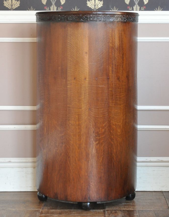 サイドバイサイド　アンティーク家具　両面使える美しいアンティーク英国家具、ライティングビューロー（デスク）。きちんとメンテナンスしてあるので、裏側もキレイです。(q-635-f)