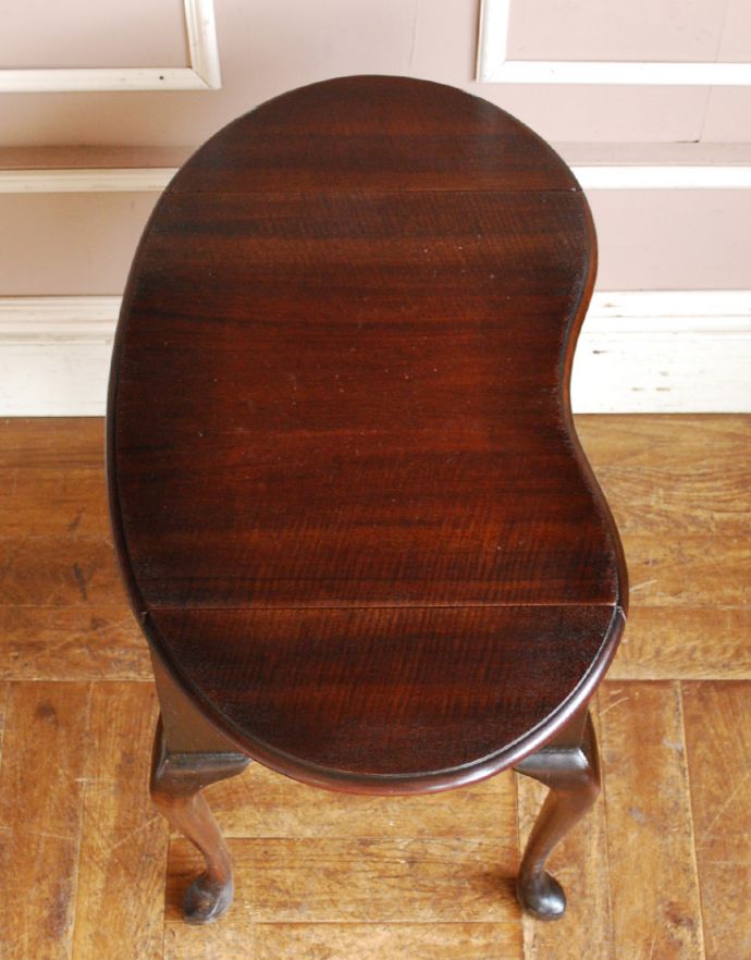 アンティークのチェスト アンティーク家具 アンティークの英国家具、伸張式のベットサイドチェスト。広げた状態。(q-643-f)