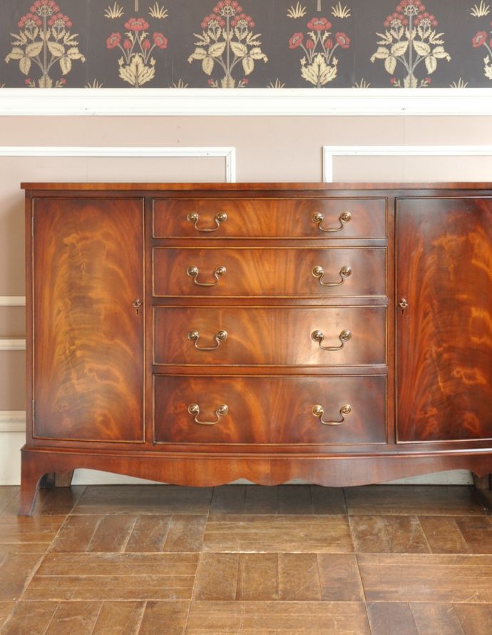 アンティークのキャビネット アンティーク家具 英国の品のある美しさ、マホガニー材のアンティークのカップボードチェスト(食器棚)。リビングに。(q-645-f)