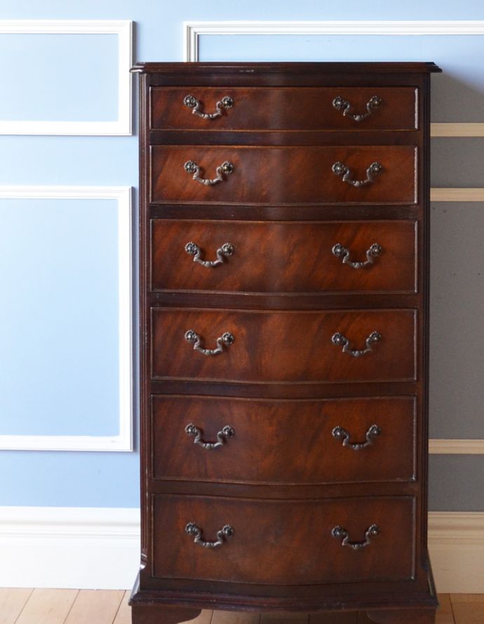 アンティークのチェスト アンティーク家具 気品溢れるアンティーク英国家具、チェストオブドロワーズ。品のある色合いと木目です。(q-648-f)