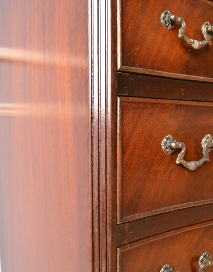 アンティークのチェスト アンティーク家具 気品溢れるアンティーク英国家具、チェストオブドロワーズ。風格と品があるので、リビングはもちろん、和室や書斎、客間にも最適。(q-648-f)