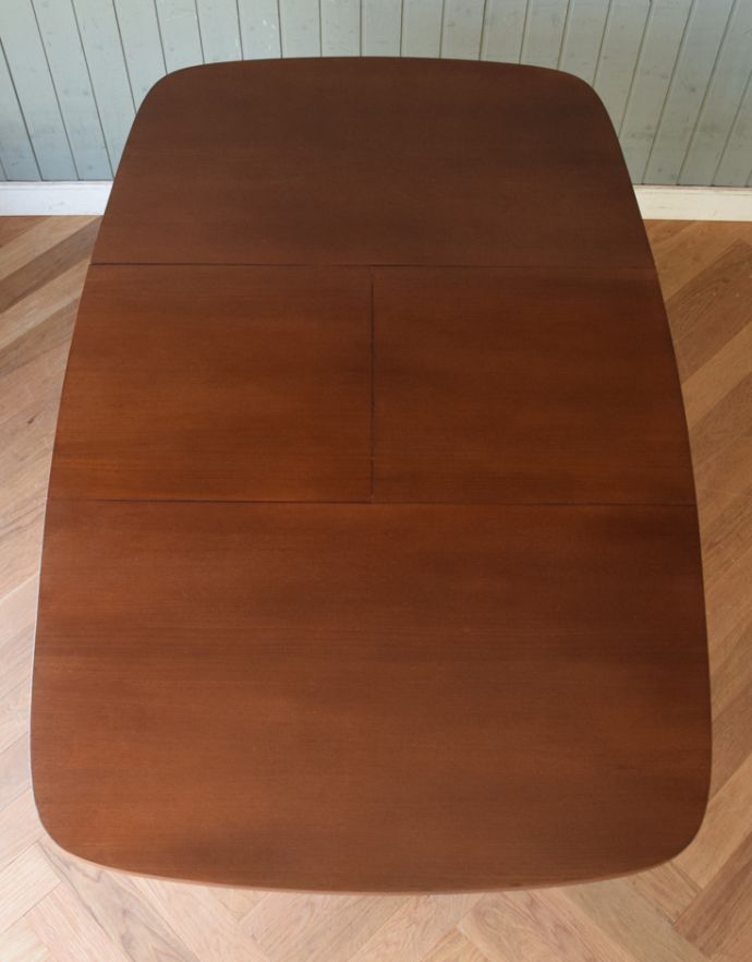 ロイドテーブル アンティーク家具 北欧テイストのヴィンテージ家具、コンパクトな伸張式ダイニングテーブル 。天板もピカピカにお直ししました。(q-651-f)