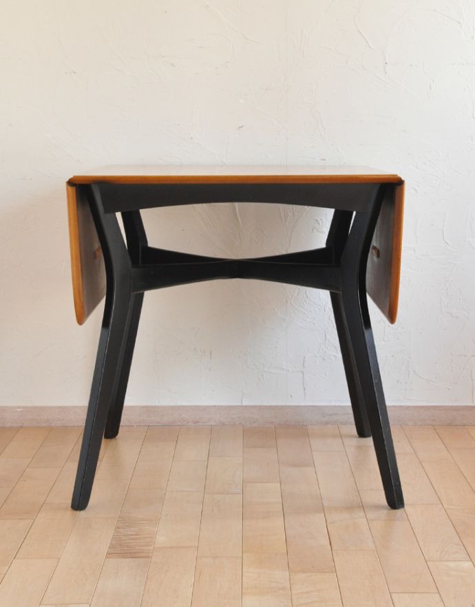 G-PLAN(Gプラン) アンティーク家具 北欧ヴィンテージ家具、G-planのバタフライテーブル(伸張式ダイニング)。こちらが閉じた状態です。(q-652-f)