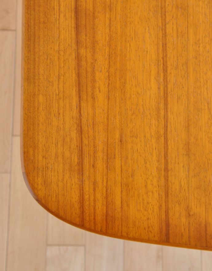 G-PLAN(Gプラン) アンティーク家具 北欧ヴィンテージ家具、G-planのバタフライテーブル(伸張式ダイニング)。角は丸く仕上がっているので、小さななお子様がいるご家庭にも安心してお使い頂けます。(q-652-f)