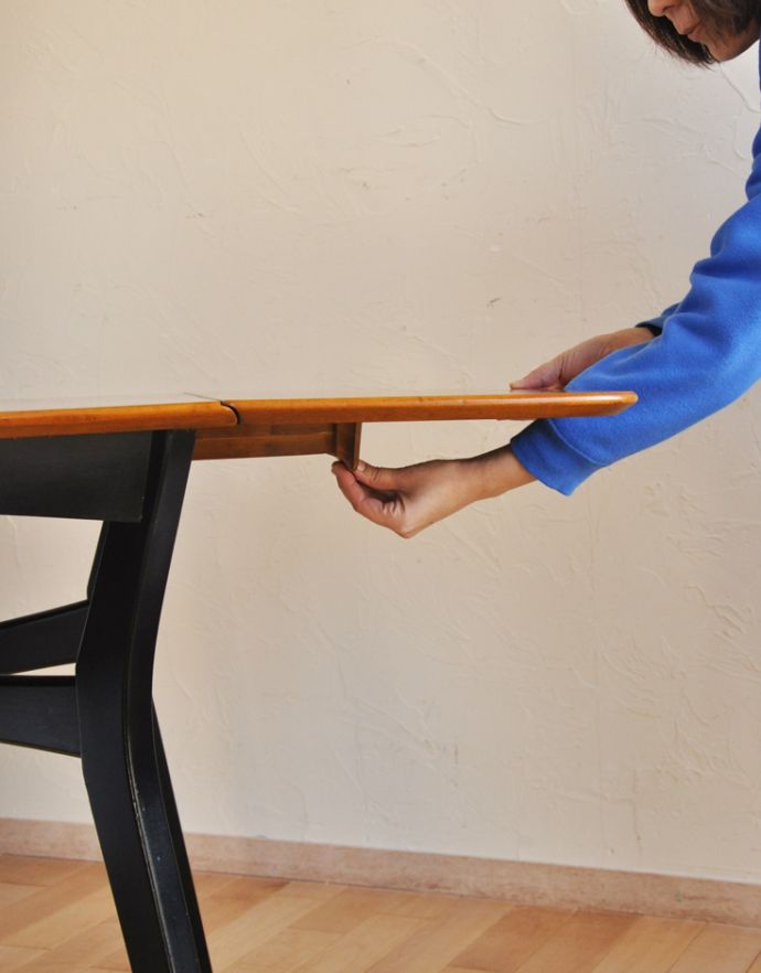 G-PLAN(Gプラン) アンティーク家具 北欧ヴィンテージ家具、G-planのバタフライテーブル(伸張式ダイニング)。広げるのは簡単です。(q-652-f)