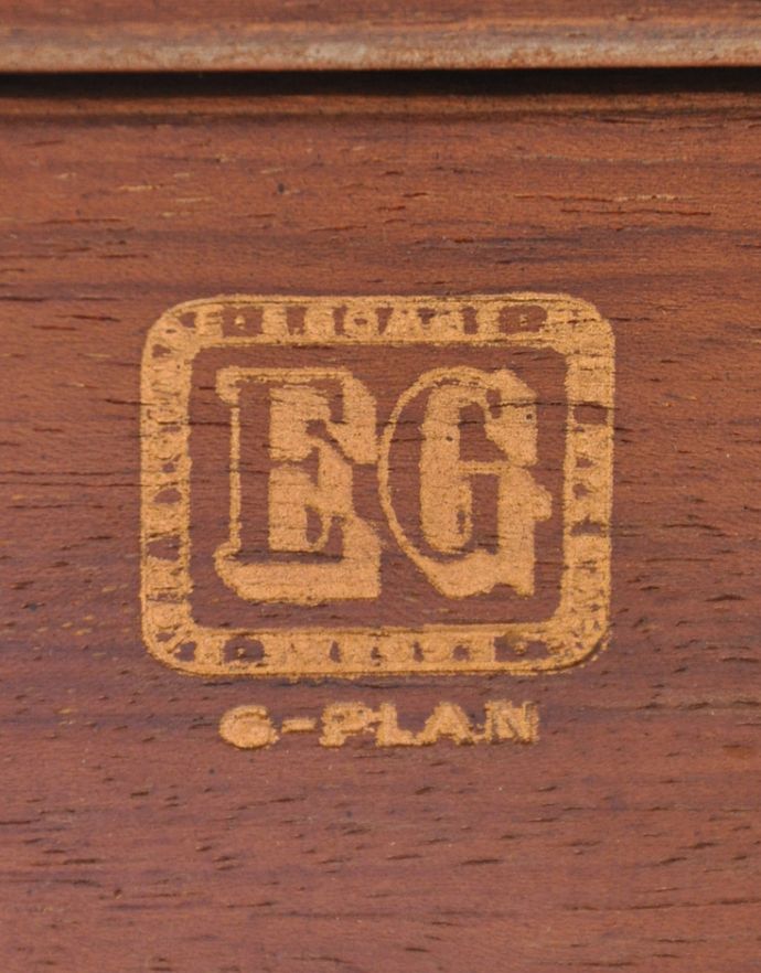 G-PLAN(Gプラン) アンティーク家具 北欧ヴィンテージ家具、G-planのバタフライテーブル(伸張式ダイニング)。G-PLANのロゴが残っています。(q-652-f)