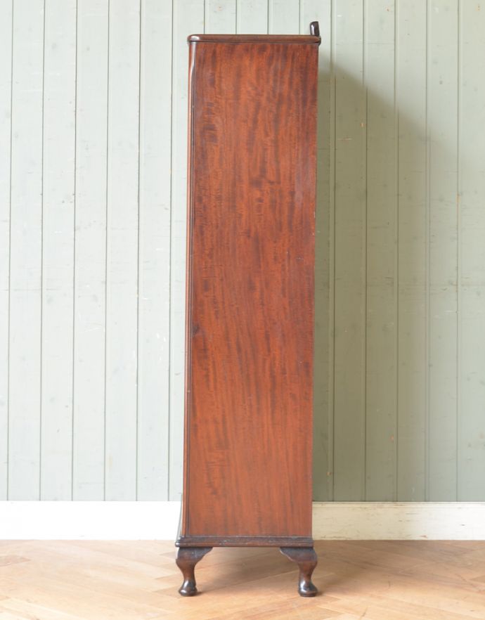 アンティークのキャビネット　アンティーク家具　マホガニー材の美しい英国のアンティーク家具、ファイルキャビネット 。サイドから見てもキレイです。(q-657-f)