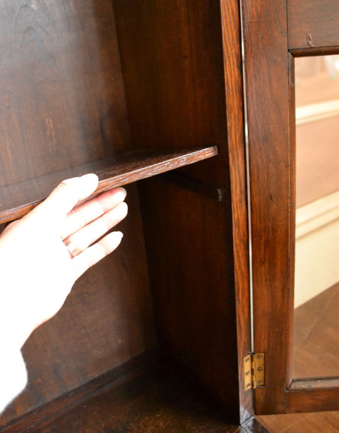 ビューロー　アンティーク家具　アンティークの英国家具、本棚とビューローが付いたサイドバイサイド。扉内もボディと同じ落ち着いた色で仕上がっています。(q-659-f)